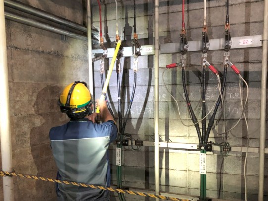 ホームドアの工場検査の様子