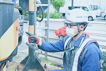 電気設備の保守・点検の様子