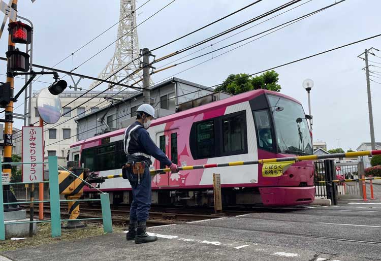 画像：踏切保安設備の保守点検